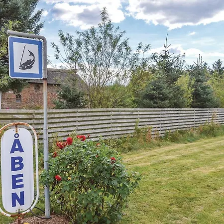 Three-bedroom In Hébergement de vacances Ulfborg