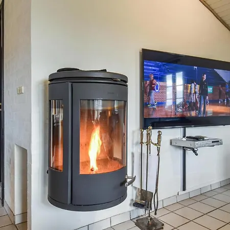 Pet Friendly In With Kitchen